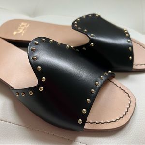 *NWOT* Size 6 Black Leather Sandals